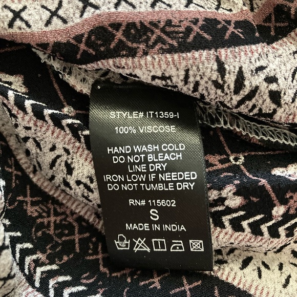 All in Favor Blouse Women Small Black Brown Paisley All Over Print Tie Front - Picture 6 of 6